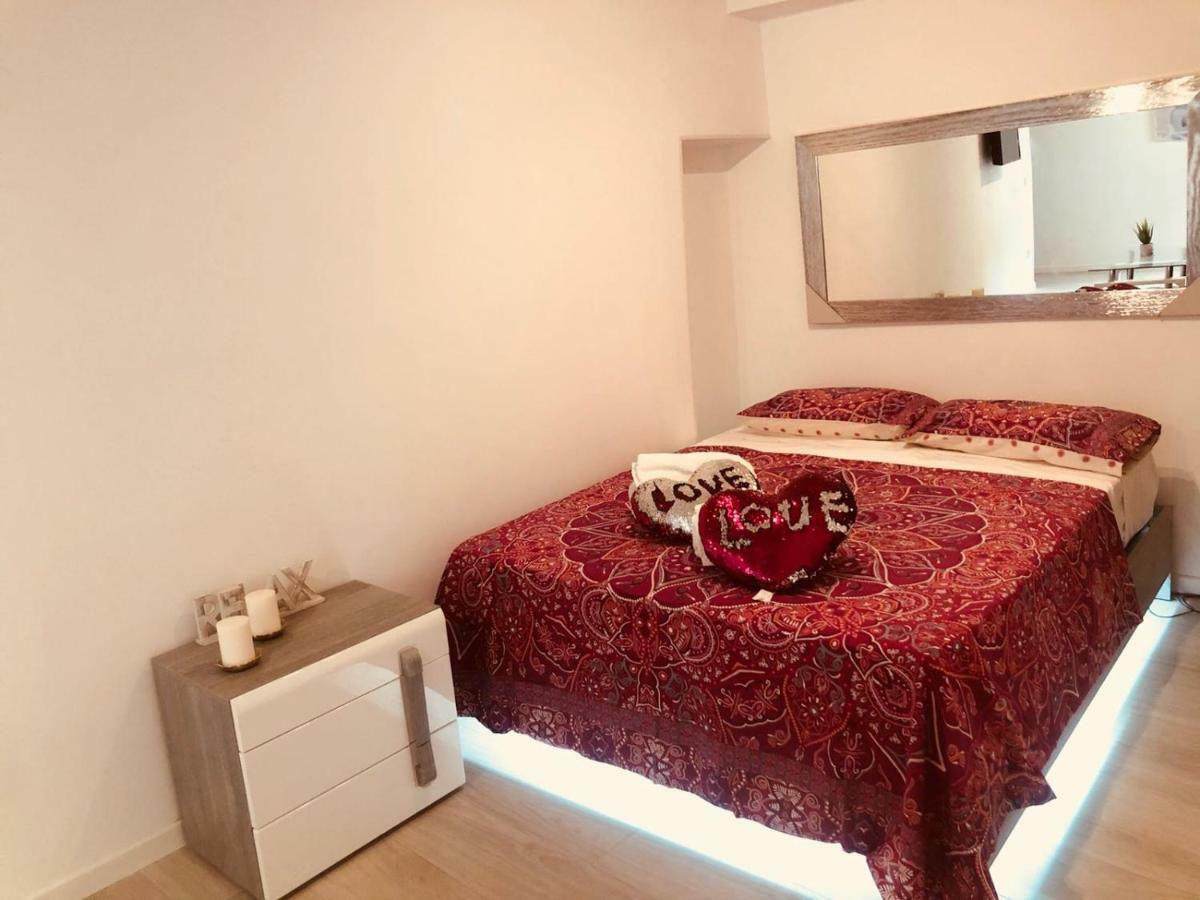 Apartment In Sol Madrid Buitenkant foto